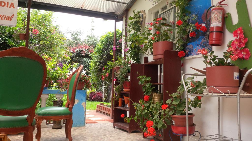 Hostal El Parque Tababela Kültér fotó